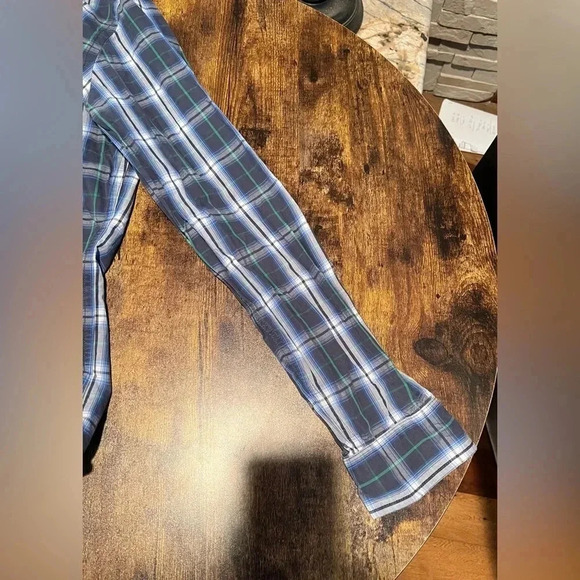 American Eagle Outfitters | athletic fit men’s shirt. Size: L - Picture 3 of 15